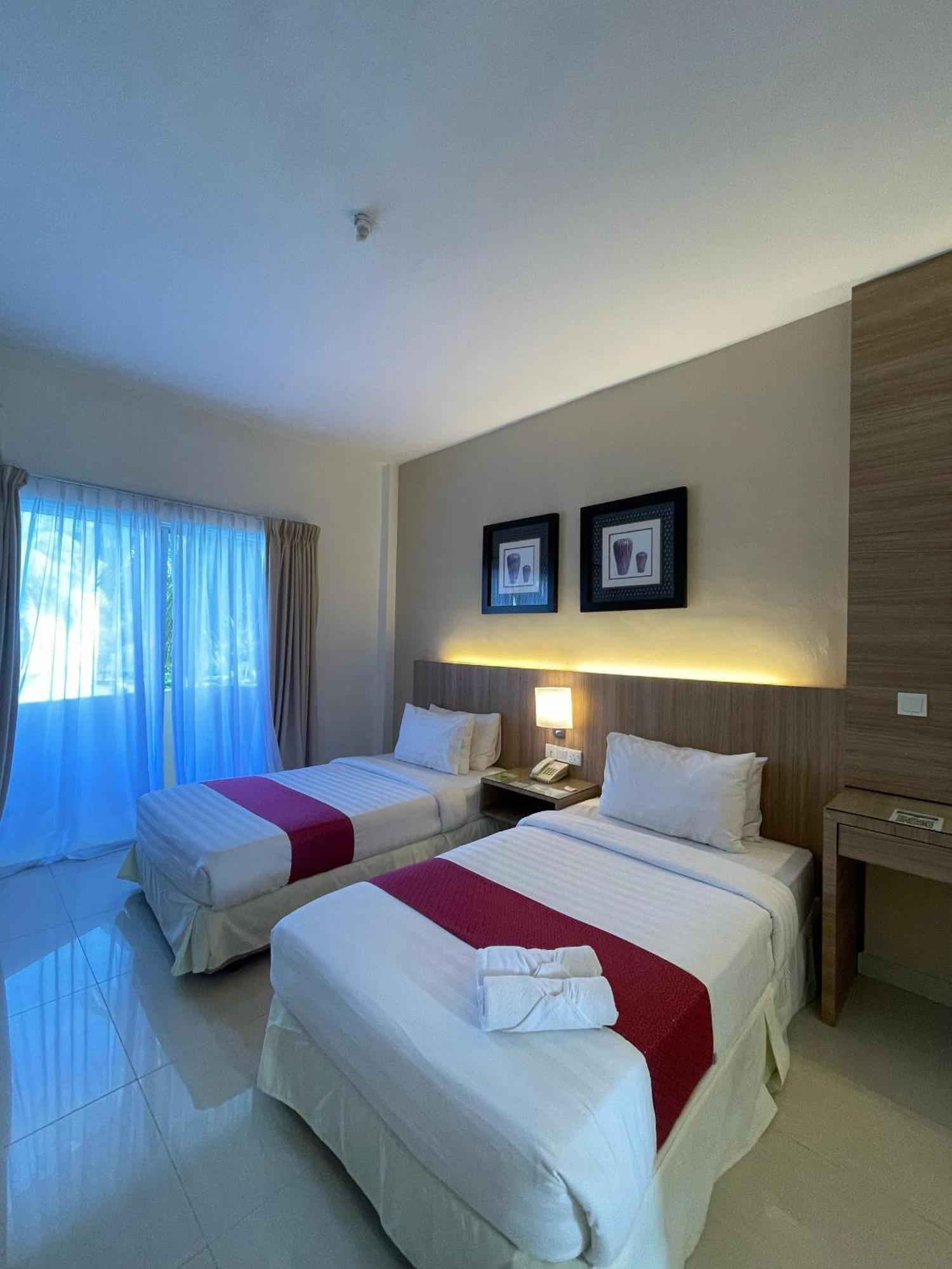 Rompin Beach Resorts Kuala Rompin Buitenkant foto