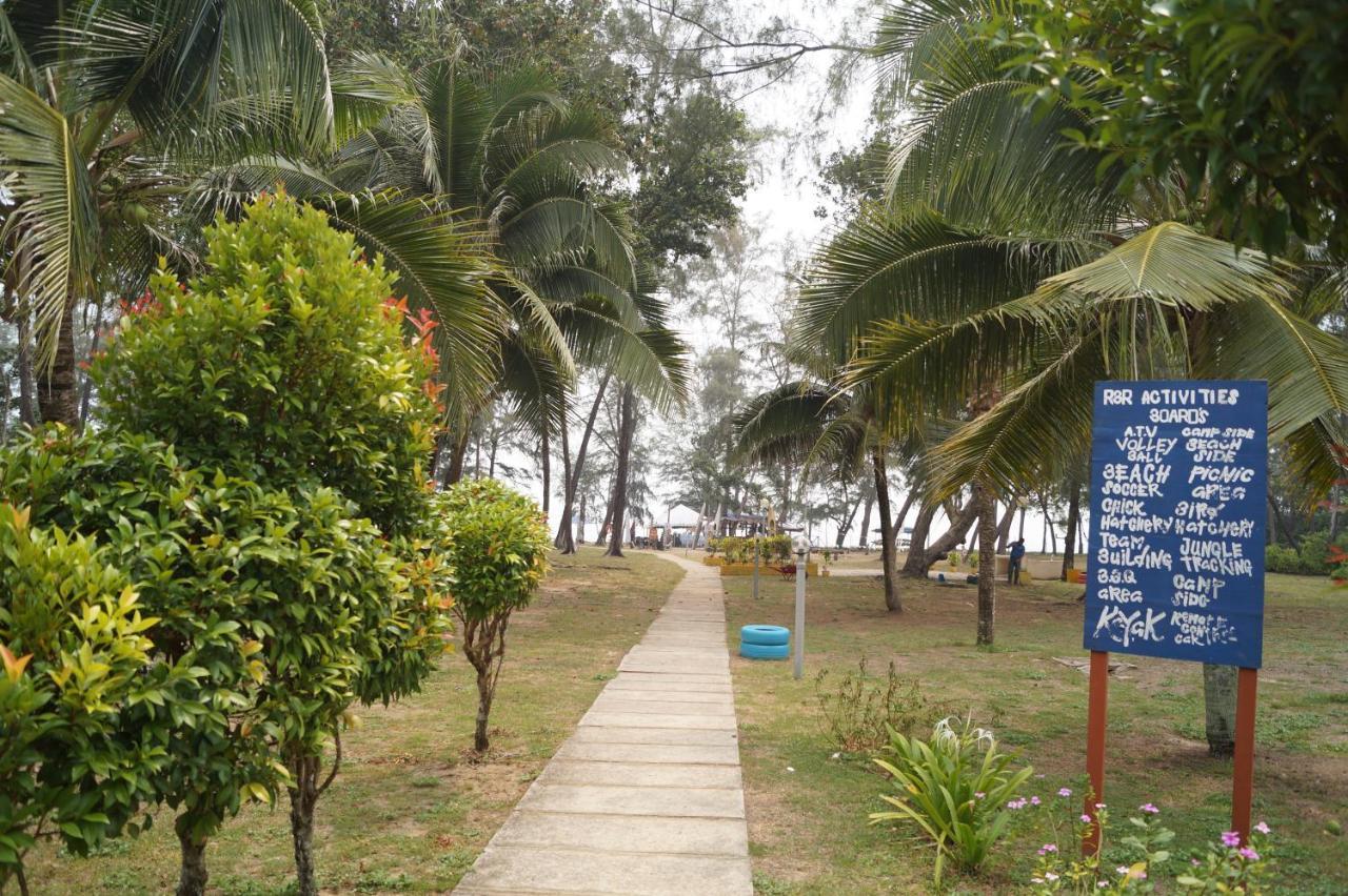 Rompin Beach Resorts Kuala Rompin Buitenkant foto